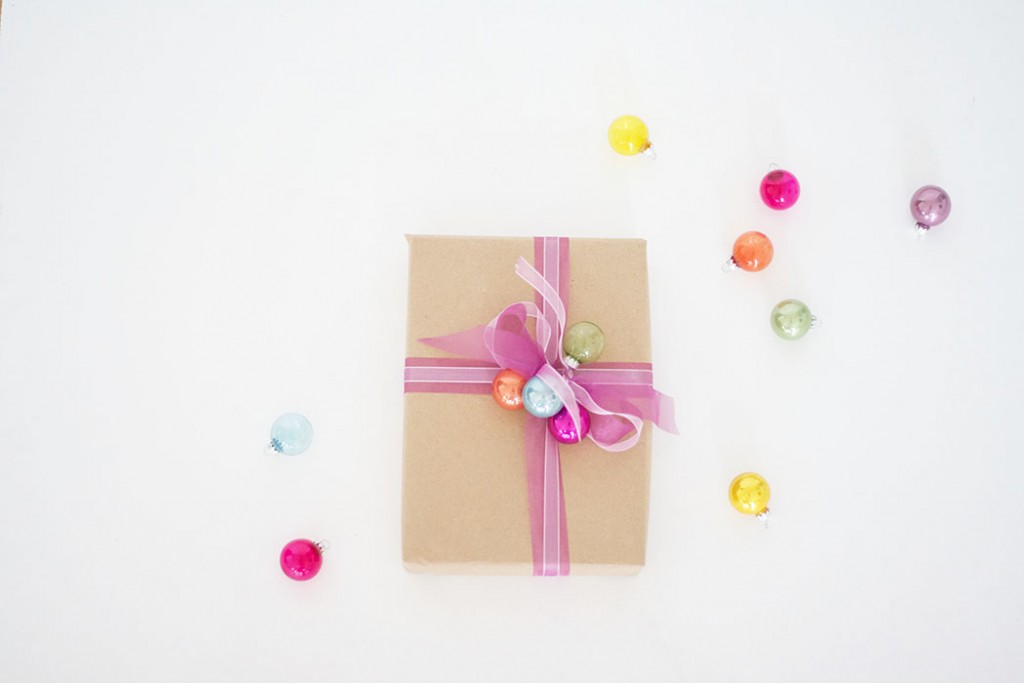 Pinke Geschenkverpackung basteln Weihnachten Geschenkverpackung DIY Blog lindaloves