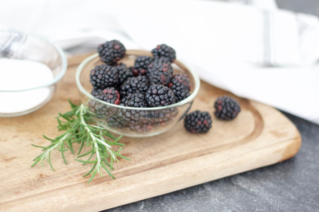 Kir Royal with a twist - Blackberry Rosemary Sirup