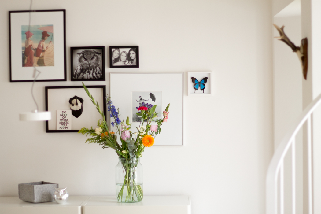 Bilderwand mit Blumen von Bloomon - lindaloves.de Blumen Deco Inspiration