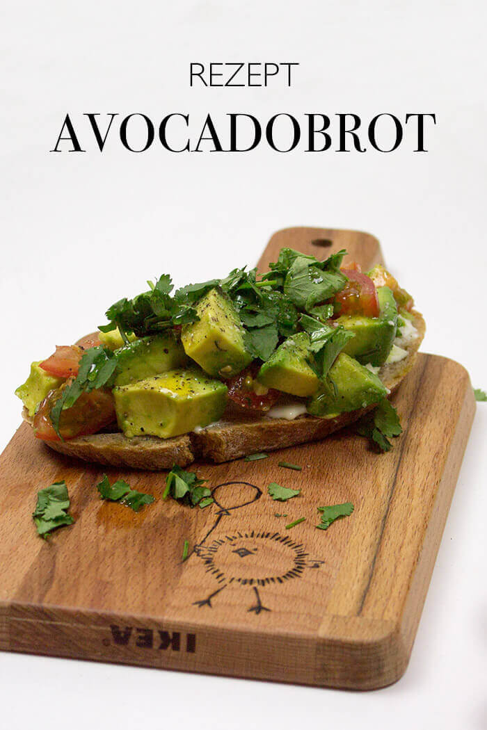 Rezept für Avocadobrot - DIY Anleitung personalisiertes Frühstücksbrettchen mit Lötkolben graviert 