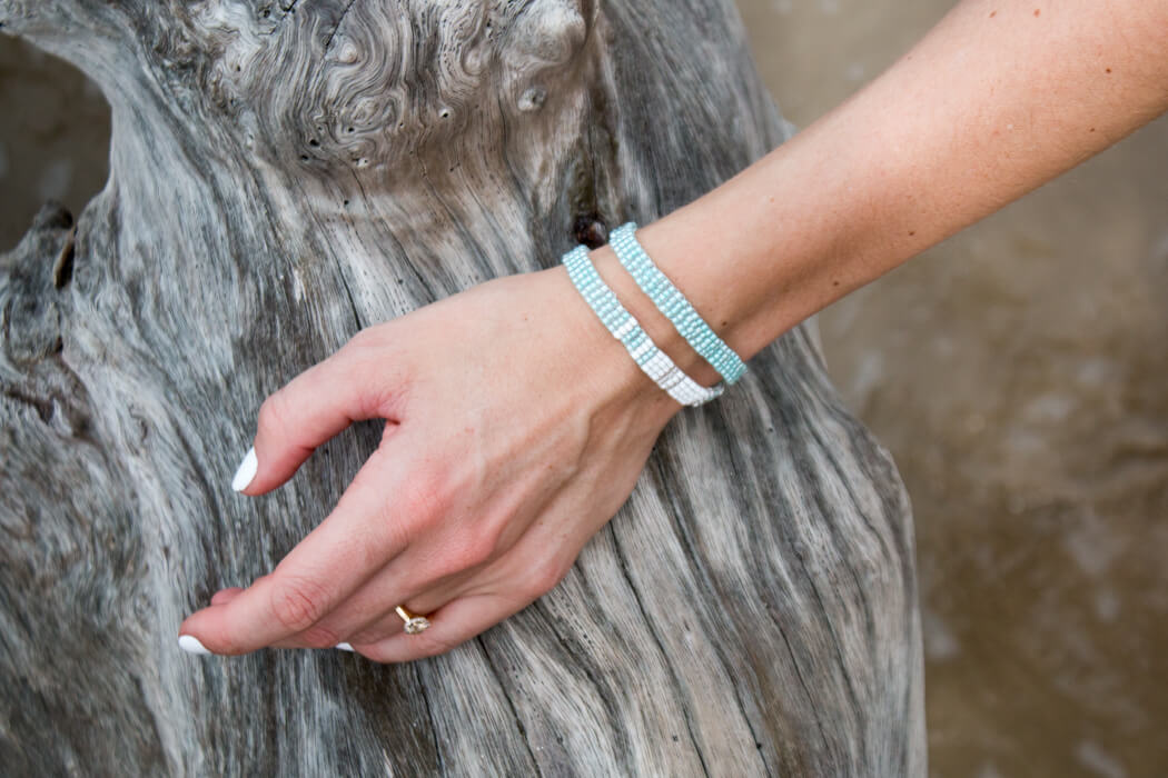DIY Blog Perlenarmband selber machen Schmuckbasteln Armband Freundschaftsbändchen