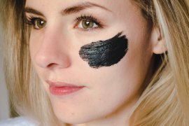 Gesichtsmaske selber machen - DIY Kosmetik Anleitung - Aktivkohle - Heilerde