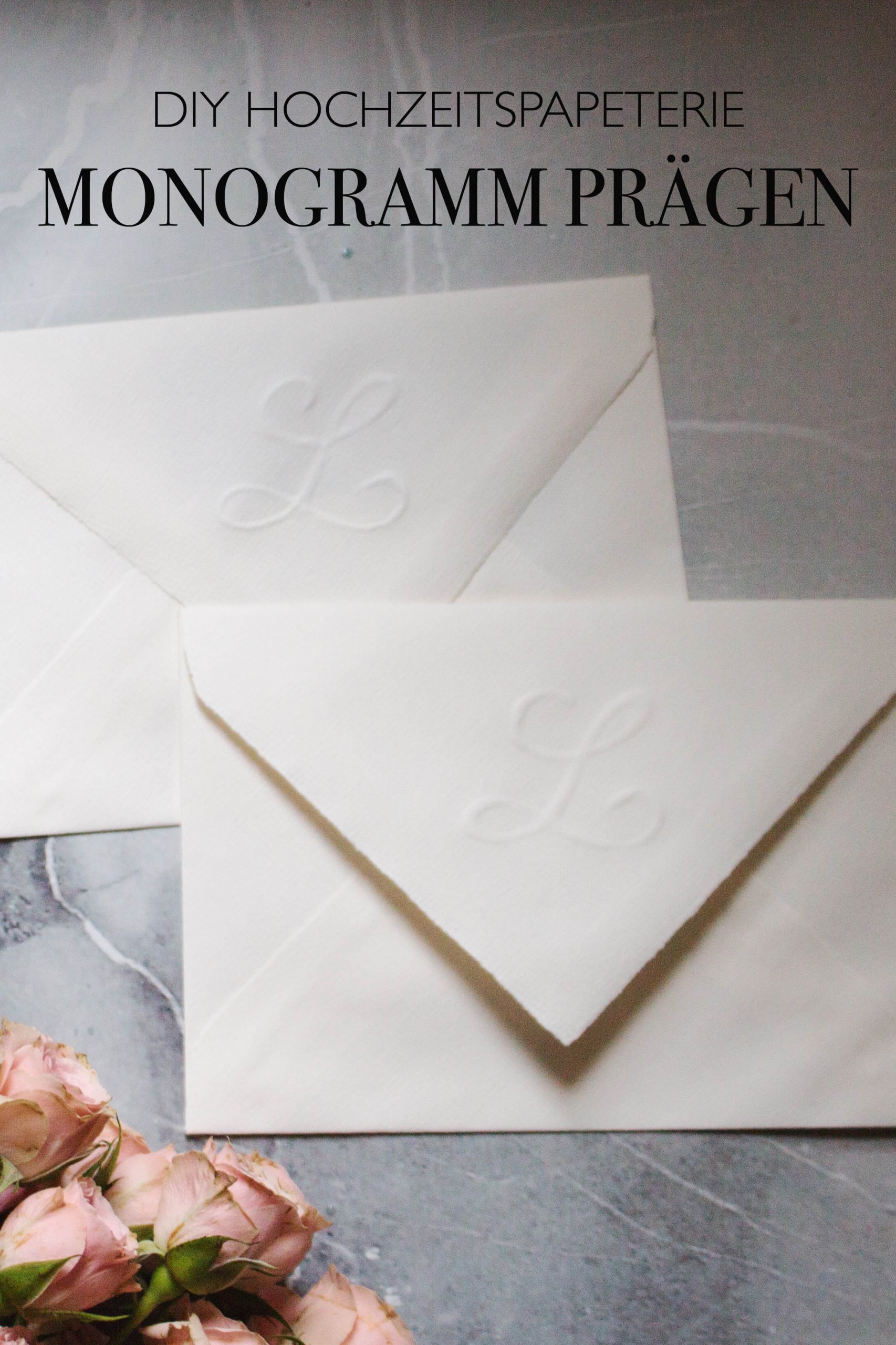 DIY Hochzeit Einladungskarten selber machen Briefumschlag Monogramm prägen