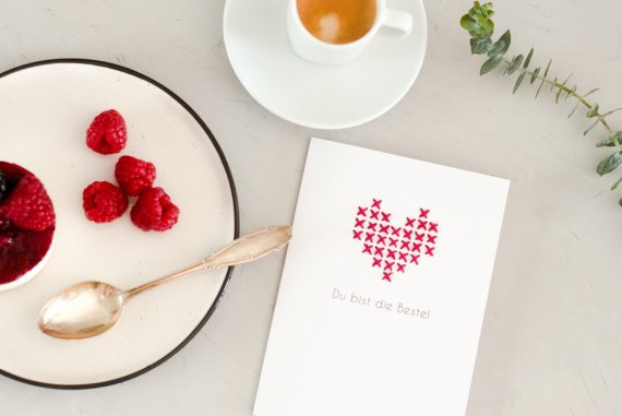 DIY Muttertag Geschenkkarte basteln selber machen Kreuzstich Herz Blumen Muttertagsgeschenk DIY Blog