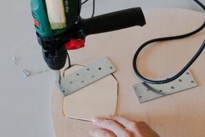 DIY IKEA HACK - BEISTELLTISCH MIT LADEGERÄT - SMART HOME