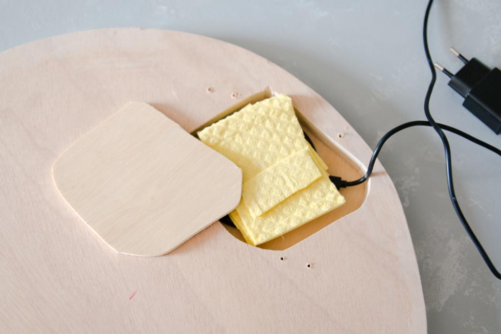 DIY IKEA HACK - BEISTELLTISCH MIT LADEGERÄT - SMART HOME